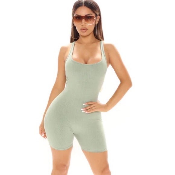 Fashion nova romper - Picture 5 of 5